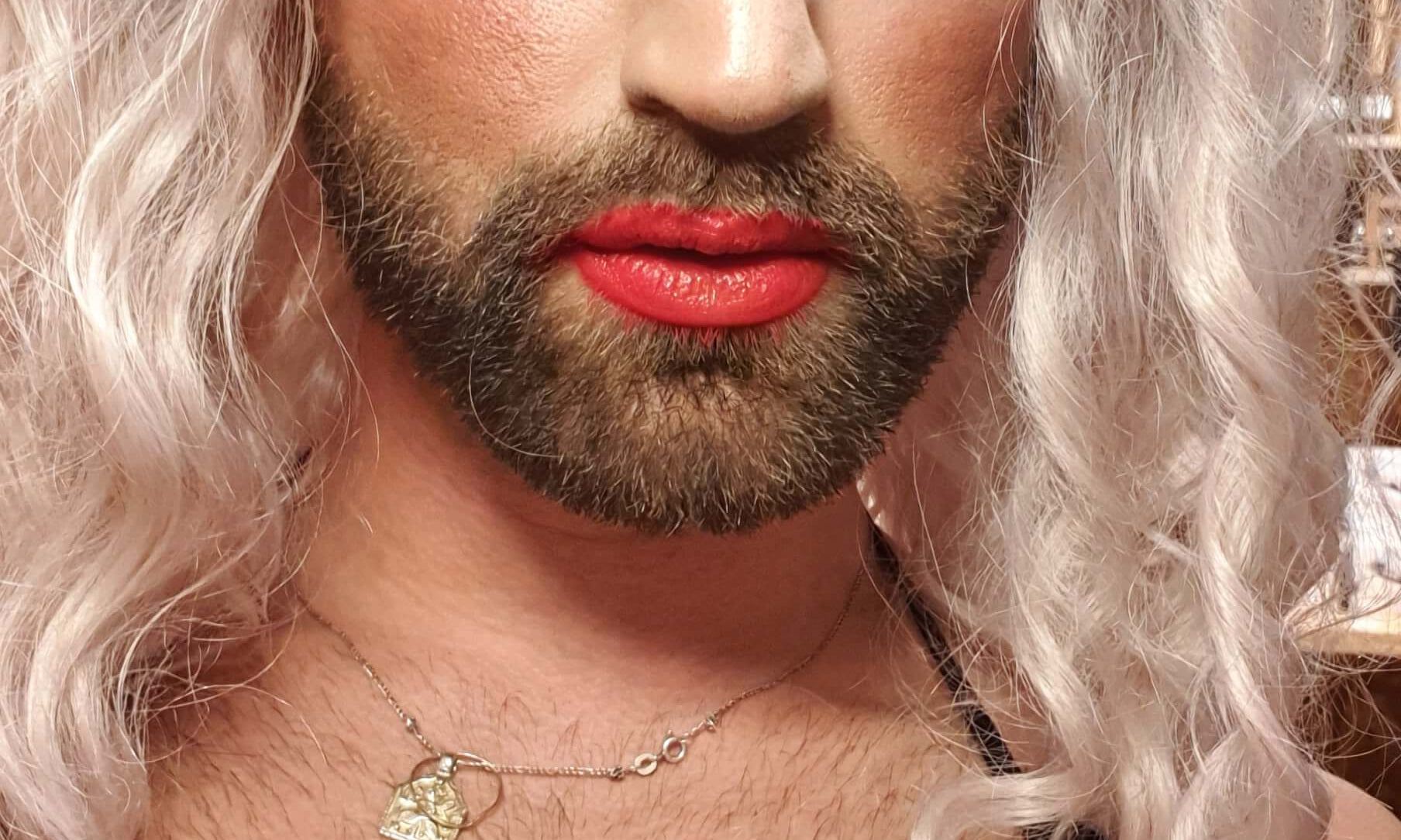 Alex's Festive Drag Revival: Master Organic Makeup Removal