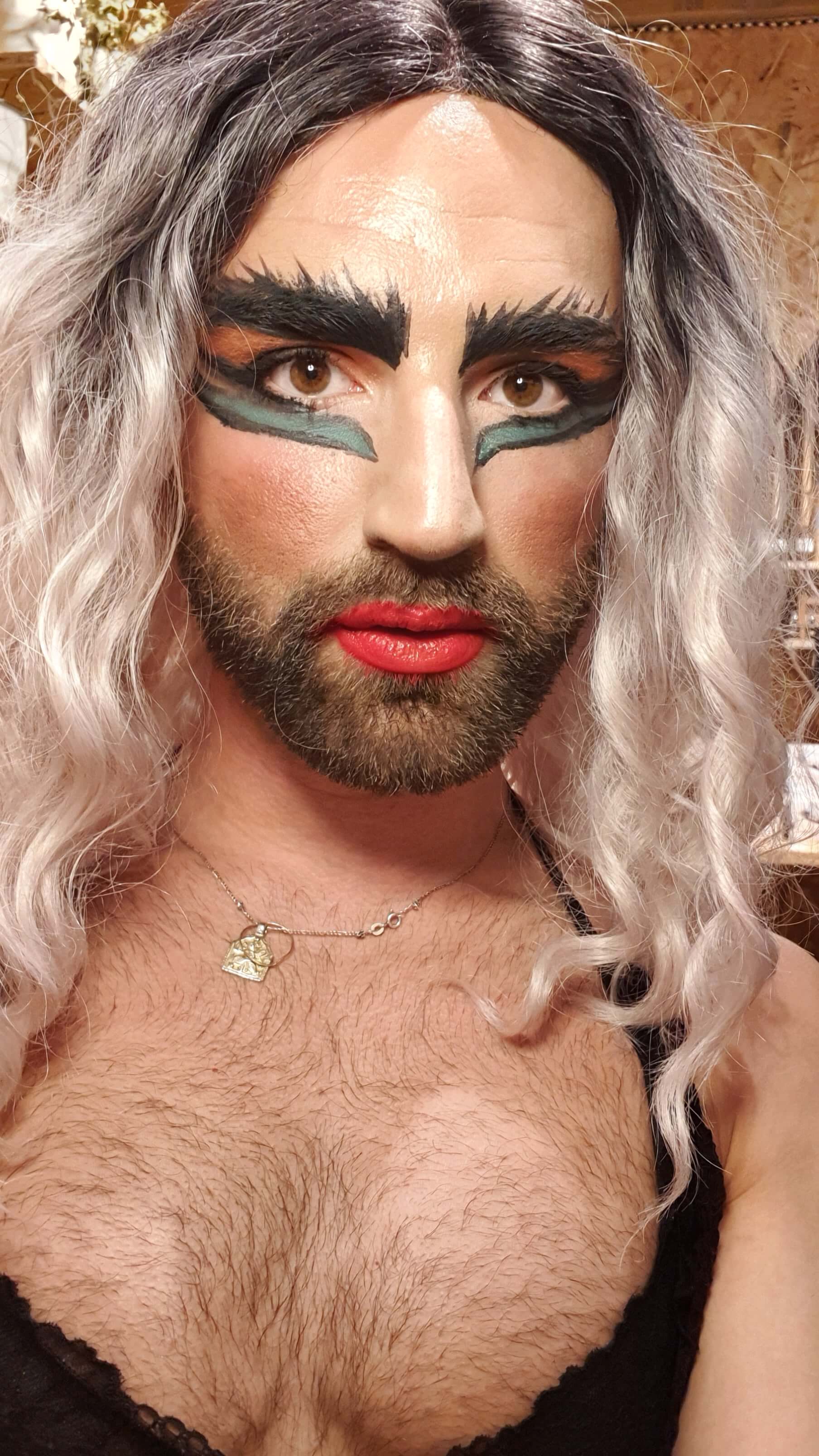 Alex's Festive Drag Revival: Master Organic Makeup Removal