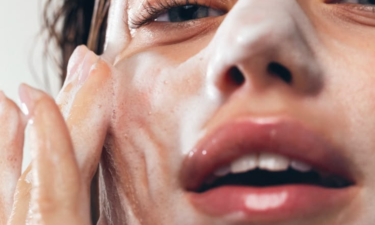 Oily Skin In Summer | How To Naturally Control Shine Without Stripping Your Skin